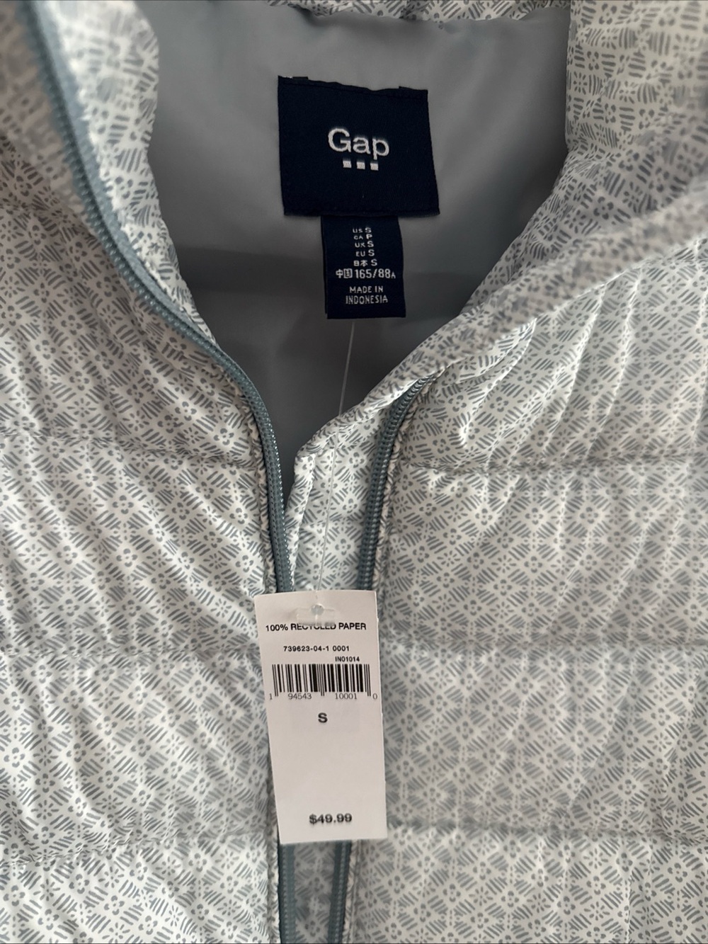 NWT GAP Puffer Vest Women’s S Small Blue Grey Print - Picture 2 of 15